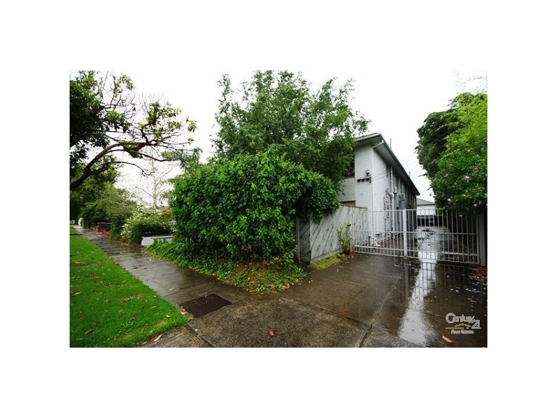 10/4 Holloway Street, Ormond VIC 3204