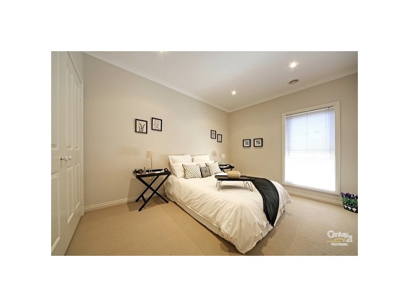 2/7 Clairmont Avenue, Bentleigh VIC 3204