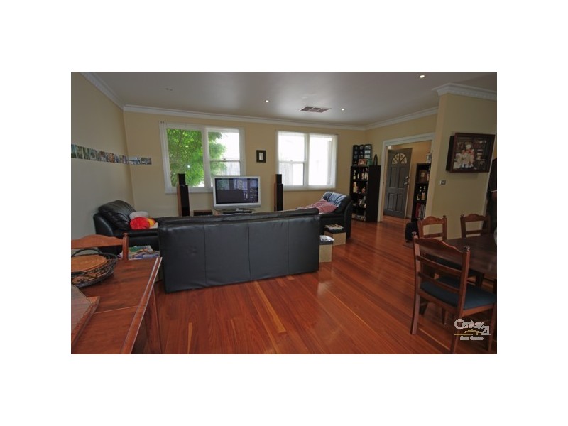 2/77 Lillimur Road, Ormond VIC 3204