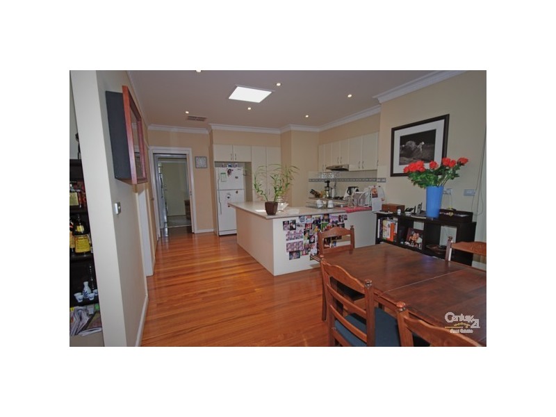 2/77 Lillimur Road, Ormond VIC 3204