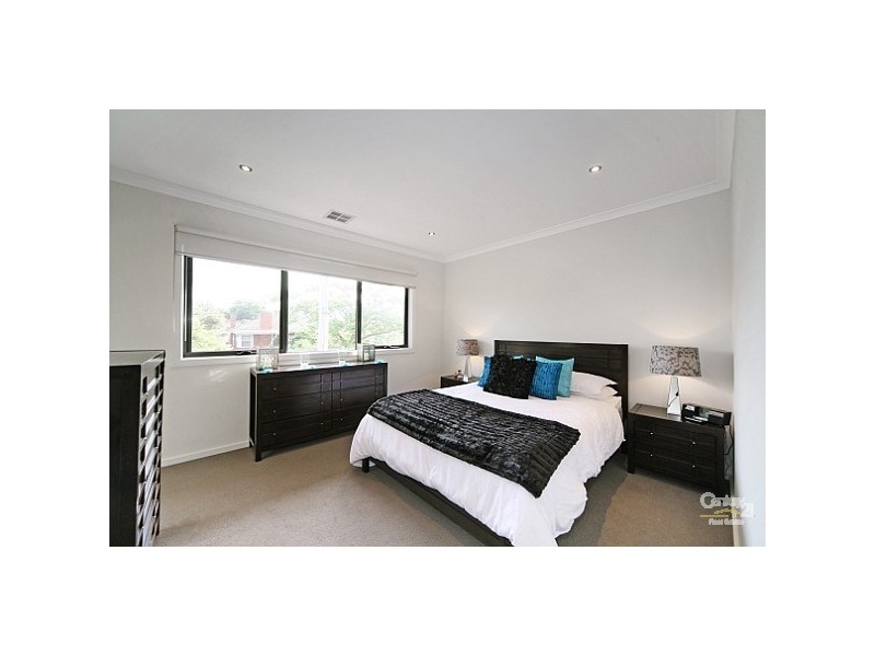 2/2-4 Faulkner Street, Bentleigh VIC 3204