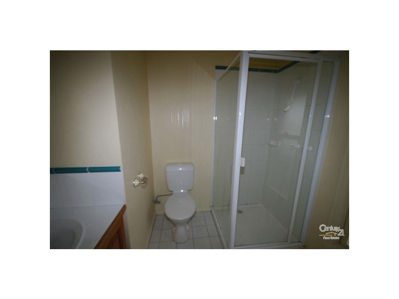 2/76 Wheatley Road, Mckinnon VIC 3204