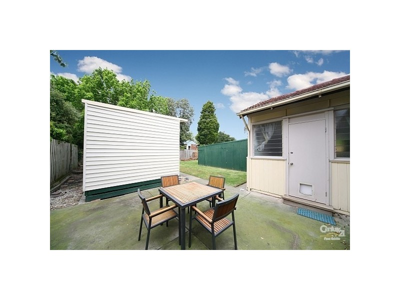 10 Burt Crescent, Hampton East VIC 3188