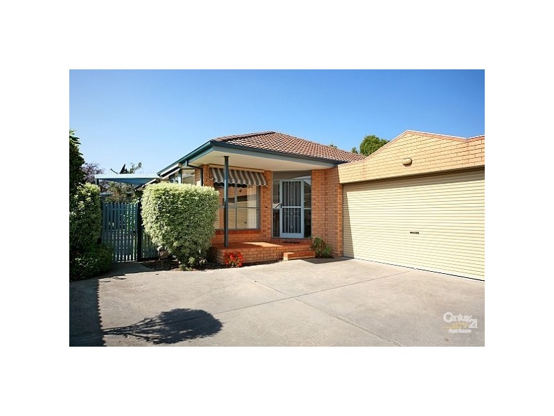 2/6 Browns Road, Bentleigh East VIC 3165