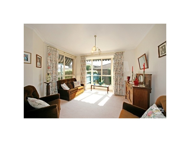 2/6 Browns Road, Bentleigh East VIC 3165