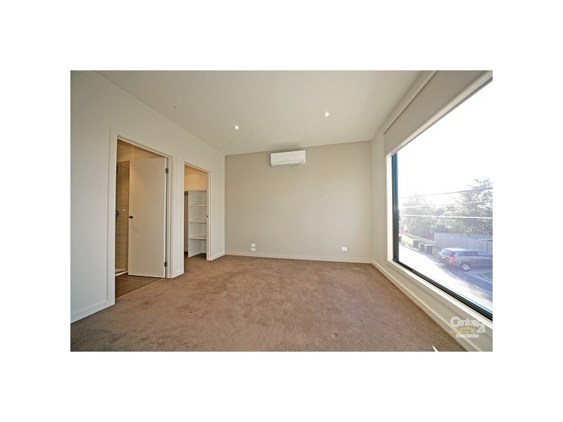 15 Chapel Road, Moorabbin VIC 3189