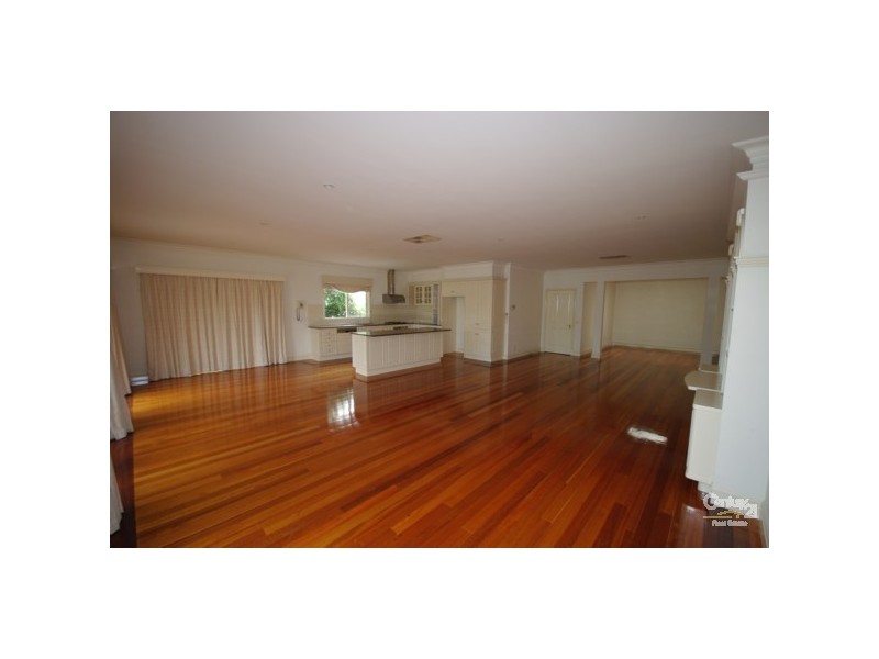 5 Glen Orme Avenue, Mckinnon VIC 3204