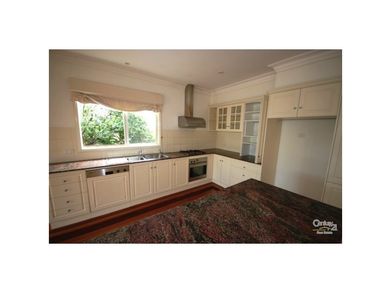 5 Glen Orme Avenue, Mckinnon VIC 3204