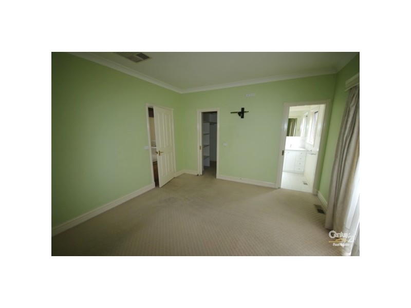 5 Glen Orme Avenue, Mckinnon VIC 3204