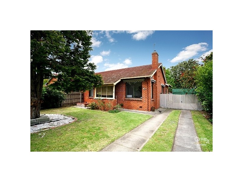 10 Burt Crescent, Hampton East VIC 3188