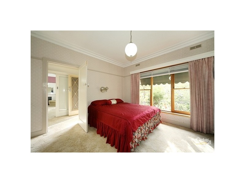 16 Seaview Avenue, Bentleigh VIC 3204