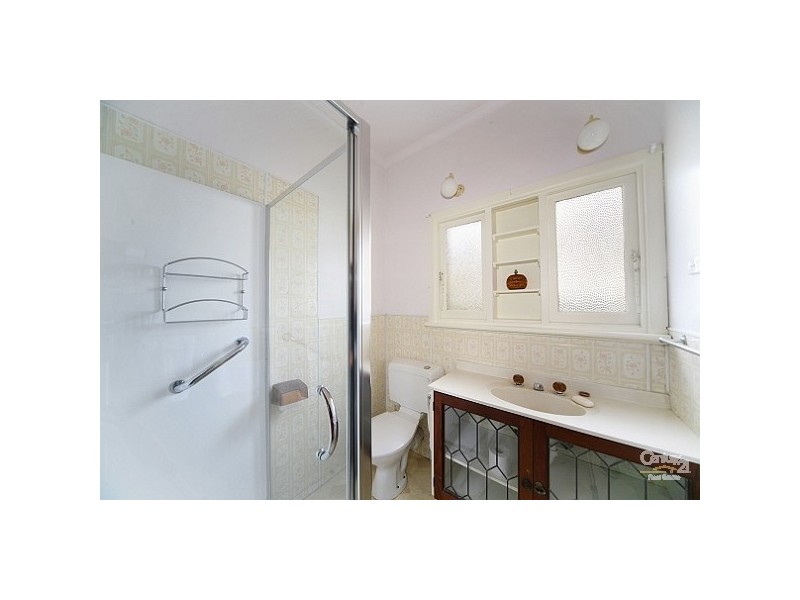 16 Seaview Avenue, Bentleigh VIC 3204