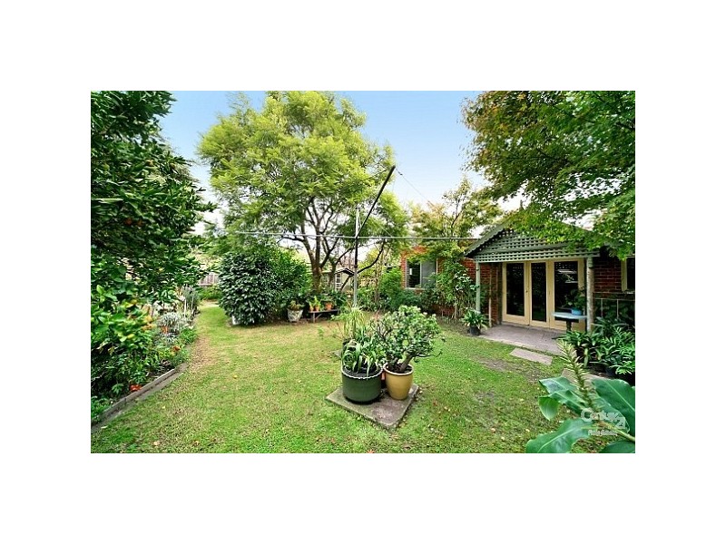 16 Seaview Avenue, Bentleigh VIC 3204