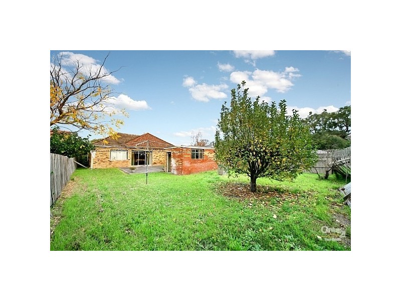 11 Evesham Road, Cheltenham VIC 3192