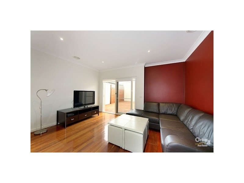 2/13 Bleazby Street, Bentleigh VIC 3204