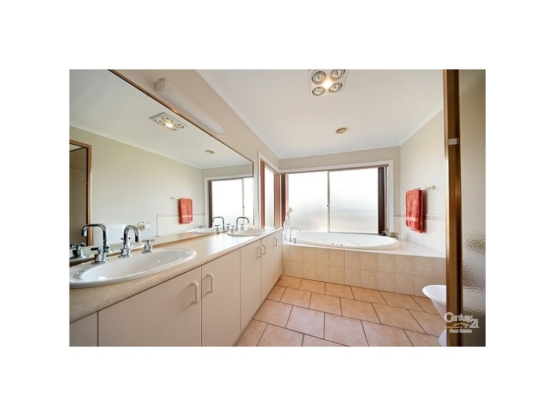 10 Park View Drive, Carnegie VIC 3163