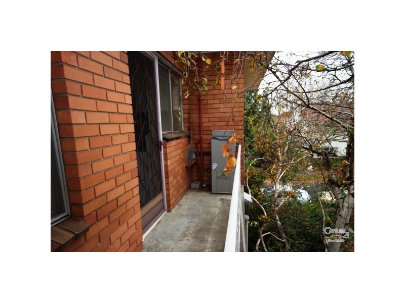 4/21 Tiuna Grove, Elwood VIC 3184