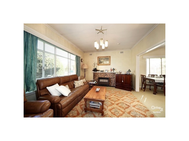 33 Beddoe Avenue, Bentleigh East VIC 3165