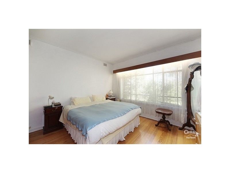 33 Beddoe Avenue, Bentleigh East VIC 3165