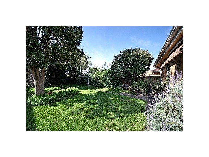 33 Beddoe Avenue, Bentleigh East VIC 3165