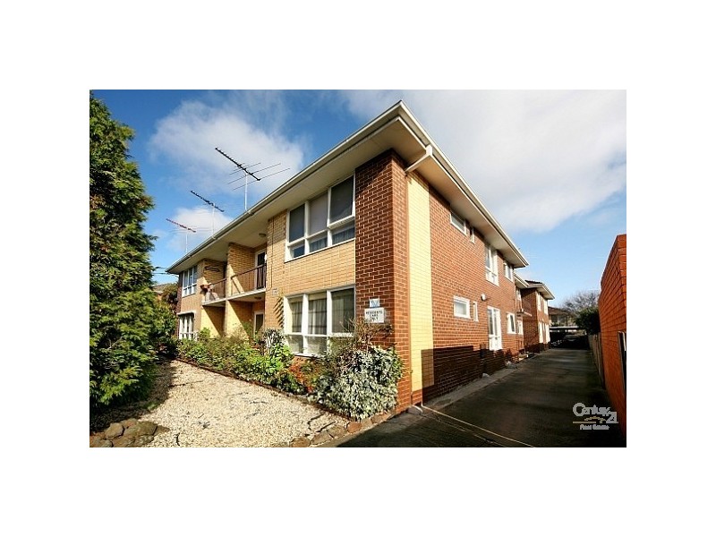 3/14 Kokaribb Road, Carnegie VIC 3163