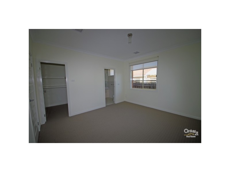 2/35 Wheeler Street, Ormond VIC 3204