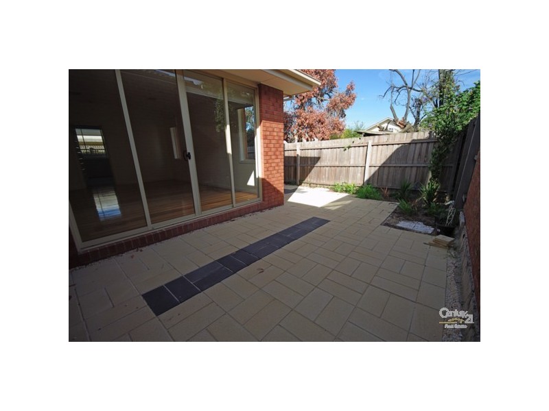 2/35 Wheeler Street, Ormond VIC 3204