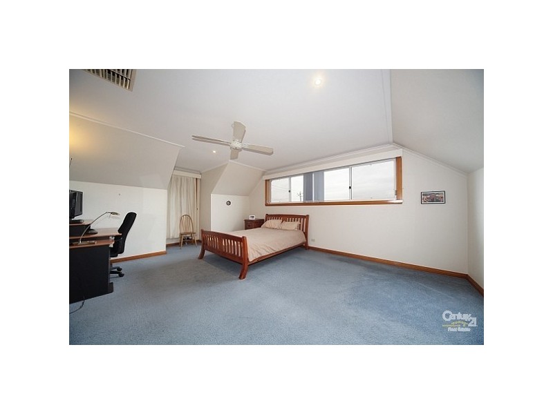 15 Tucker Road, Bentleigh VIC 3204