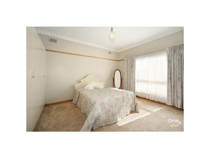 8 Pollina Street, Bentleigh East VIC 3165