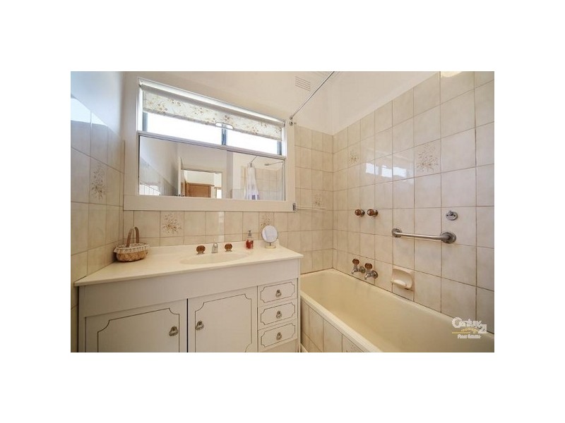 8 Pollina Street, Bentleigh East VIC 3165