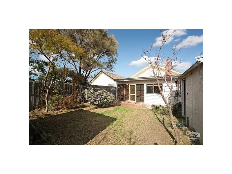 39 Carlton Street, Mckinnon VIC 3204