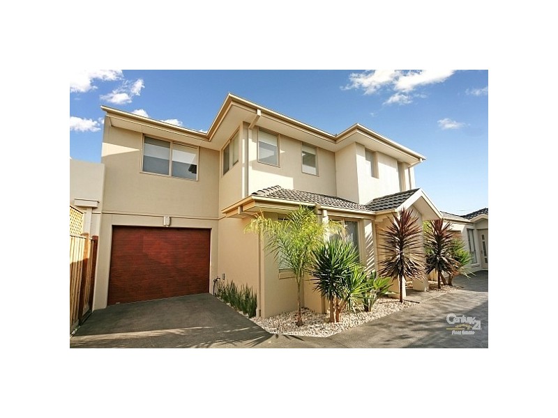 2/13 Bleazby Street, Bentleigh VIC 3204