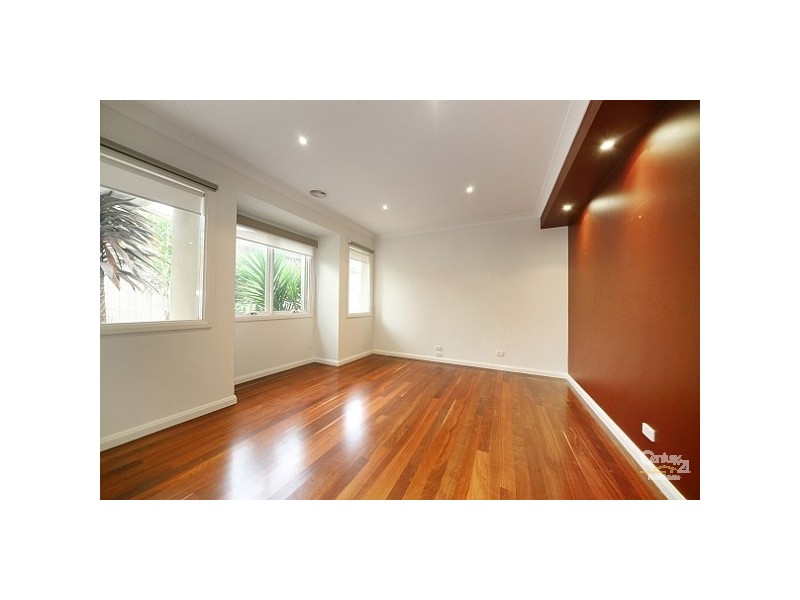 2/13 Bleazby Street, Bentleigh VIC 3204