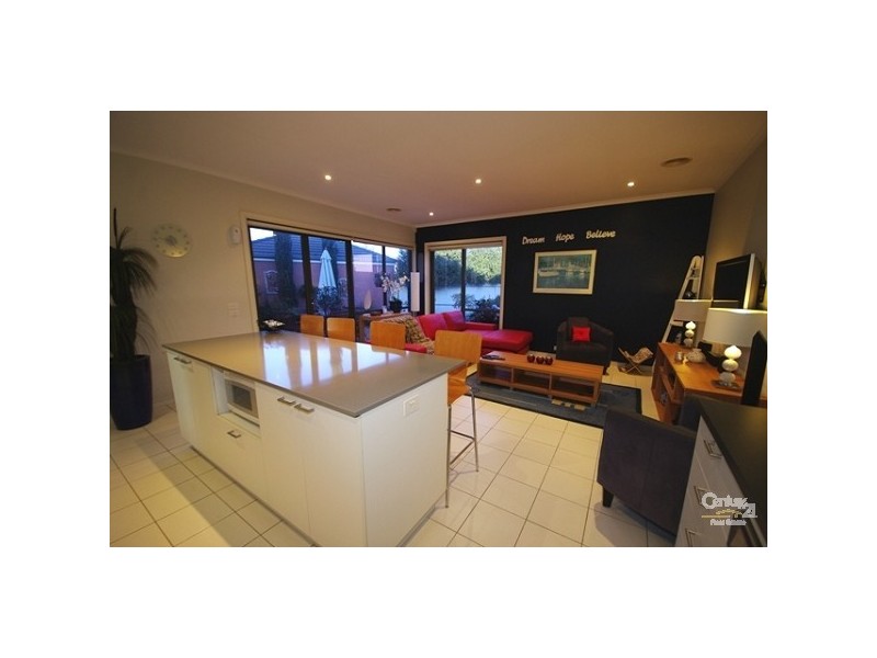 32 St Andrews Drive, Heatherton VIC 3202