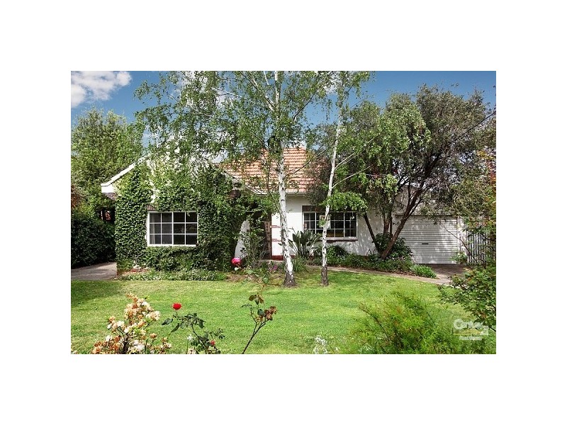 4 McKinnon Road, Mckinnon VIC 3204