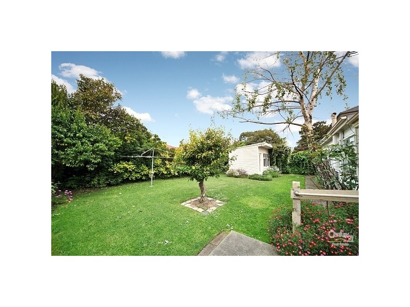 4 McKinnon Road, Mckinnon VIC 3204