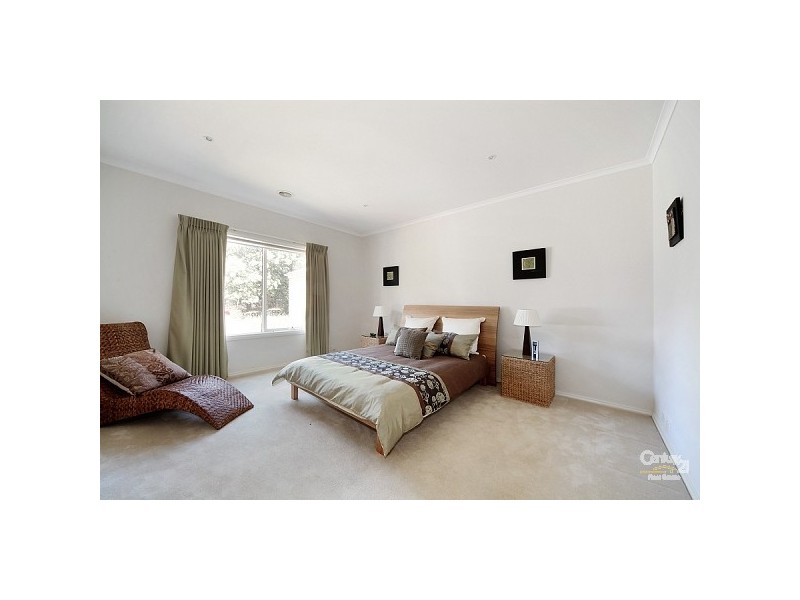 4 Soutar Place, Heatherton VIC 3202