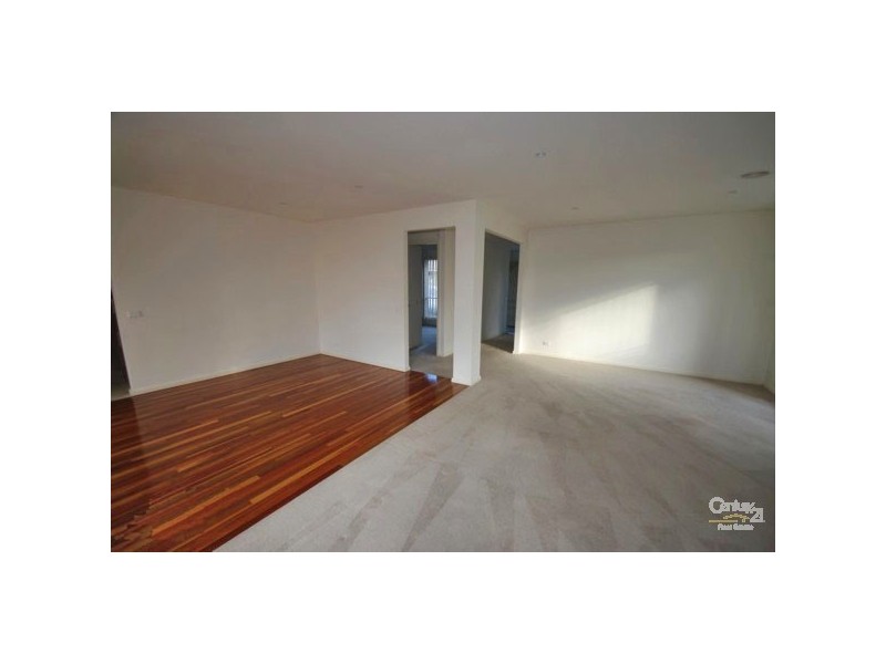 2/12 Browns Road, Bentleigh East VIC 3165