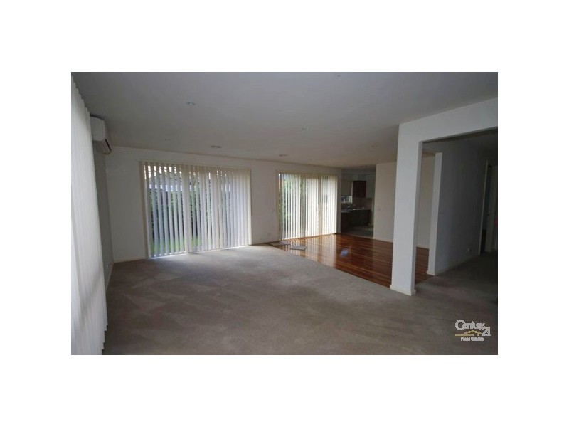 2/12 Browns Road, Bentleigh East VIC 3165