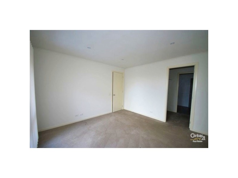 2/12 Browns Road, Bentleigh East VIC 3165