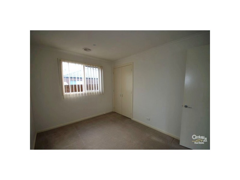 2/12 Browns Road, Bentleigh East VIC 3165