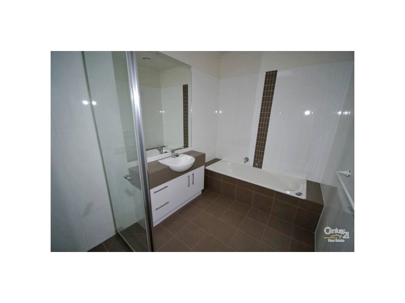 2/12 Browns Road, Bentleigh East VIC 3165