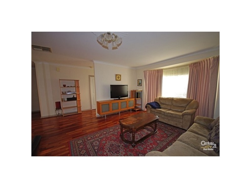 1/2 Becket Avenue, Bentleigh East VIC 3165