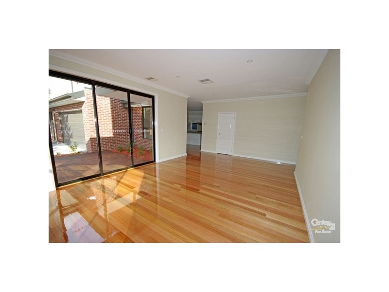 18 Watson Grove, Glen Huntly VIC 3163