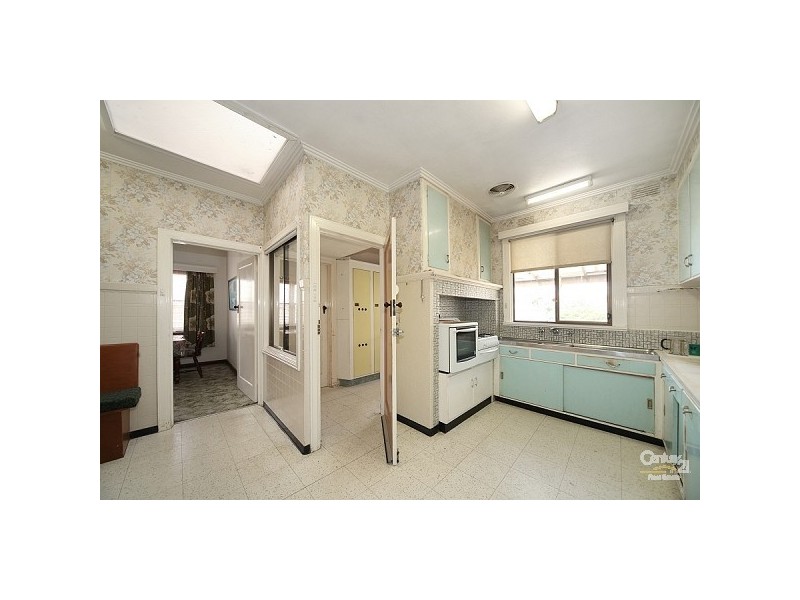 16 Prince Edward Avenue, Mckinnon VIC 3204