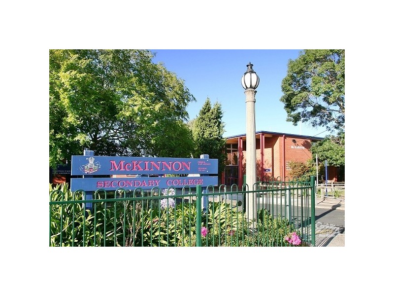 16 Prince Edward Avenue, Mckinnon VIC 3204