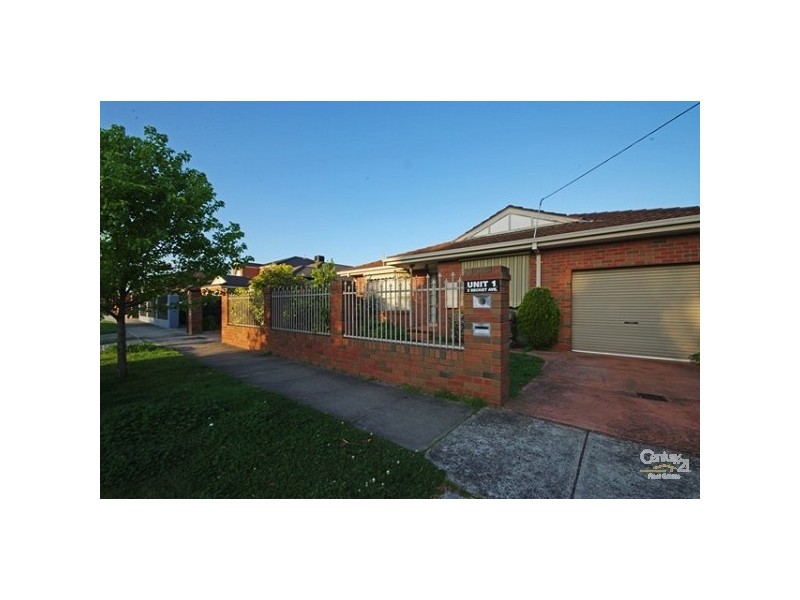 1/2 Becket Avenue, Bentleigh East VIC 3165