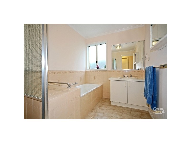 2/17 Lilac Street, Bentleigh East VIC 3165