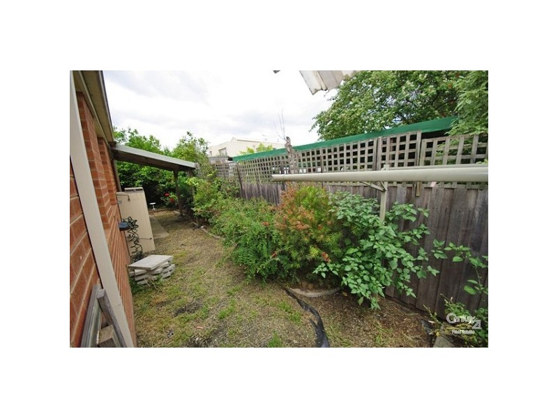 2/17 Lilac Street, Bentleigh East VIC 3165