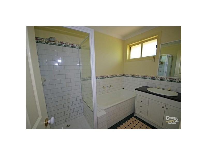 2/50 Lahona Avenue, Bentleigh East VIC 3165